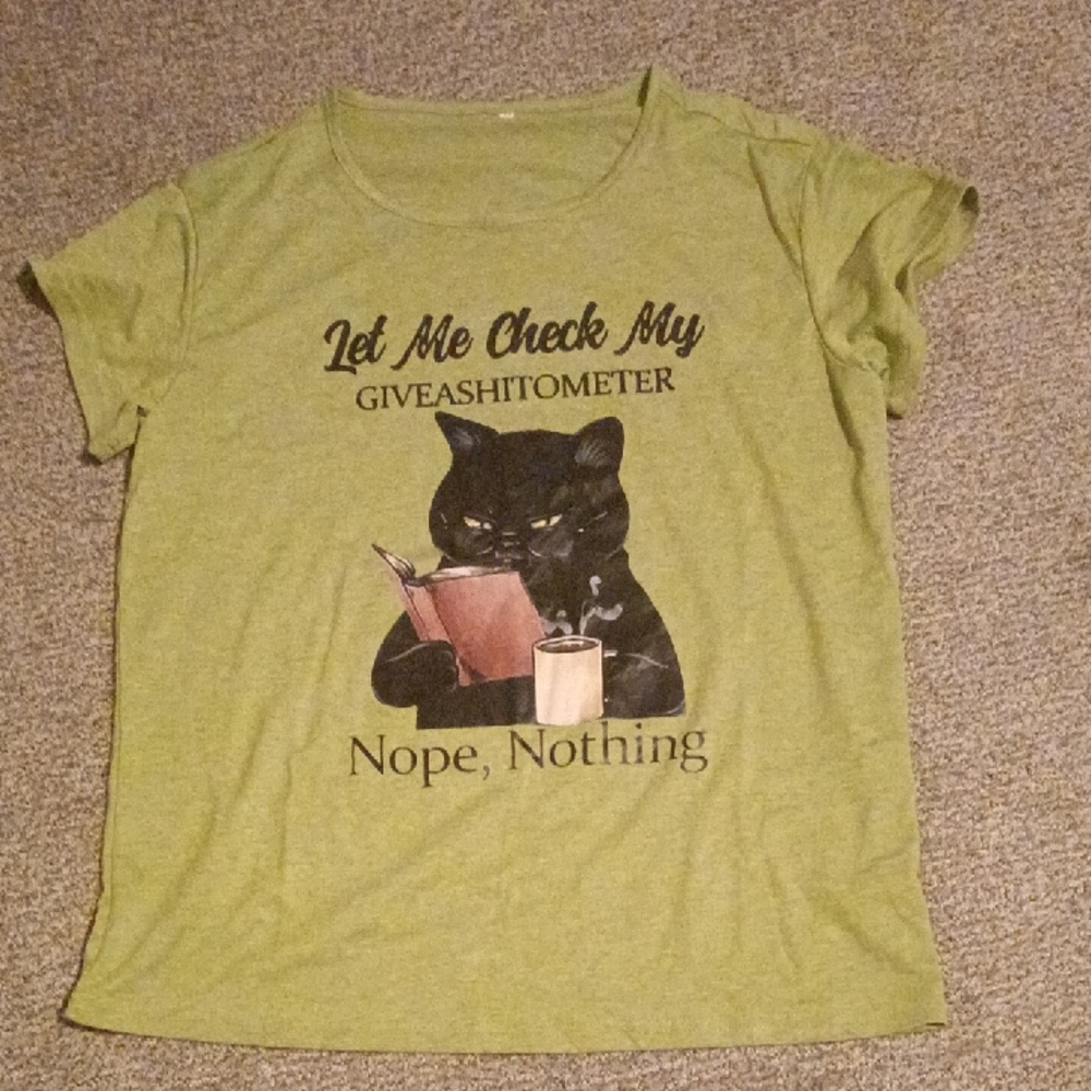 Green Cat Graphic T-Shirt